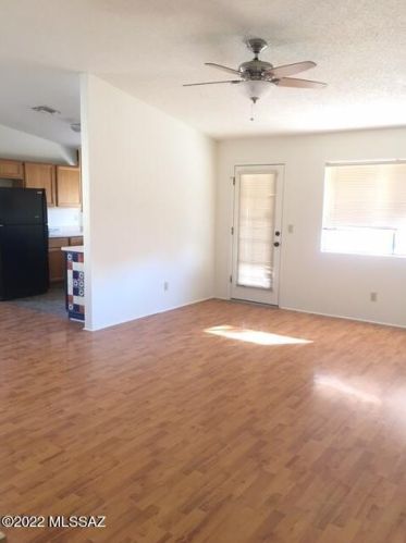 1833 Chardonnay Dr, Tucson AZ  85746-3224 exterior