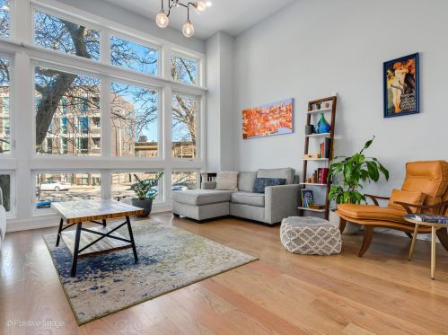 2331 Moffat St, Chicago IL  60647-5334 exterior