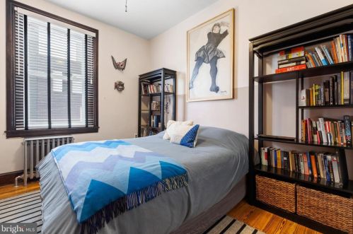 526 Girard Ave, Philadelphia PA 19130-1617 exterior