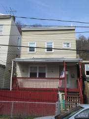 66 Chestnut St, Union City NJ  07086-6606 exterior