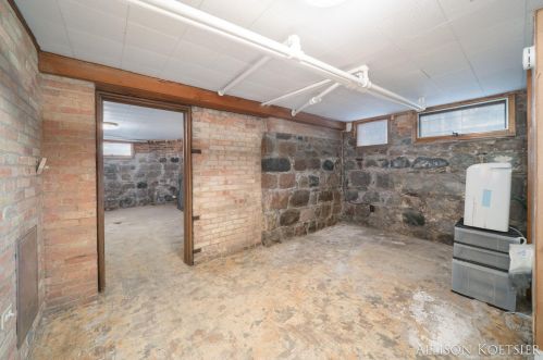 60 College Ave, Grand Rapids MI 49503-1155 exterior