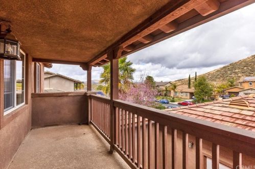 291 Monument Dr, Perris CA 92570-9063 exterior