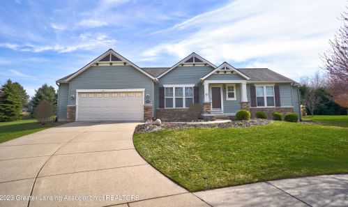 13689 Pearwood Dr, Dewitt, MI 48820-9075