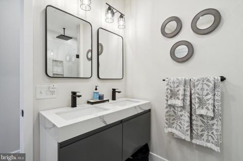 1937 5th St, Philadelphia PA  19122-2135 exterior