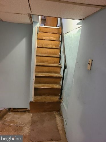 319 Engle St, Chester PA 19013-2509 exterior