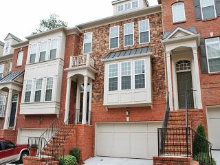 2794 Loftview Sq, Atlanta GA  30339-4926 exterior