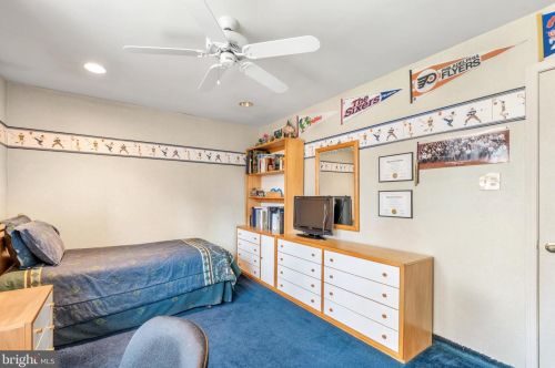 3738 Levy Ln, Huntingdon Valley PA 19006-3108 exterior