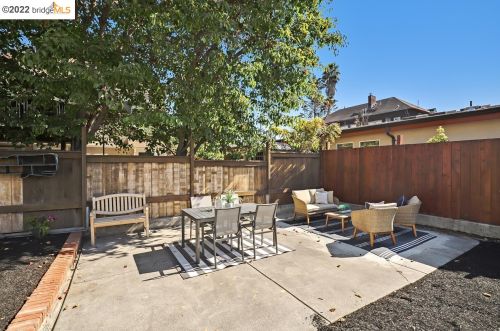 2238 Russell St, Berkeley CA 94705-2333 exterior