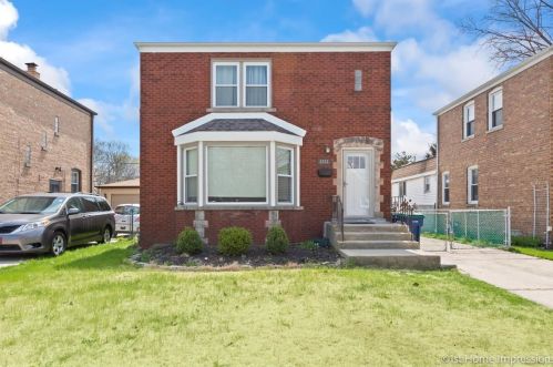 2935 97th St, Chicago, IL 60805-2611