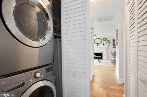 1228 Morningside Ln, Alexandria VA 22308-1042 exterior