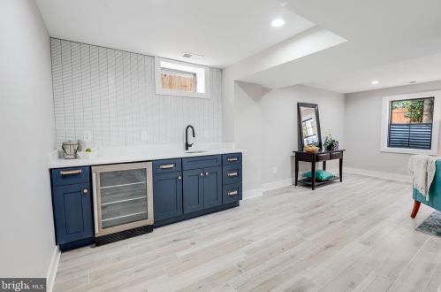 1505 Crestwood Dr, Alexandria VA  22302-2303 exterior