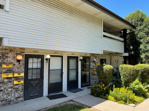 8513 107th St, Milwaukee, WI 53224-2209