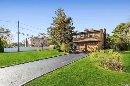 2 Crabapple Ln, Commack NY 11725-2404 exterior