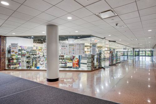 155 Harbor Dr, Chicago IL  60601-7315 exterior