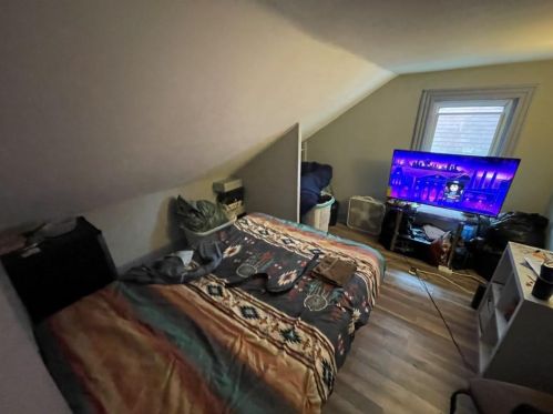 82 Bernon St, Providence RI  02908-3720 exterior