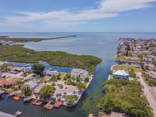 13435 Starfish Dr, Port Richey FL  34667-7606 exterior