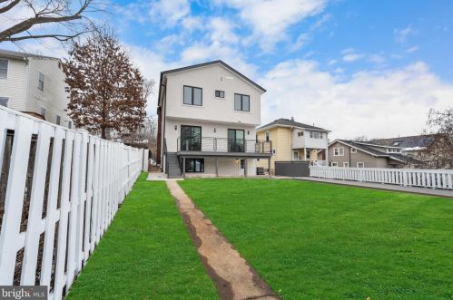 1437 Lawrence St, Washington DC 20017-2911 exterior