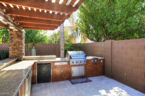 4515 Chisum Trl, Phoenix AZ  85050-8568 exterior