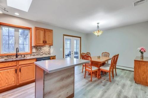 2478 Mt Hope Rd, Middletown NY 10940-7317 exterior