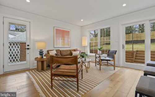 2706 Valley Dr, Alexandria VA  22302-2845 exterior