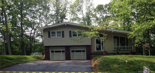 13 Edgewood Dr, Wallingford CT  06492-2154 exterior