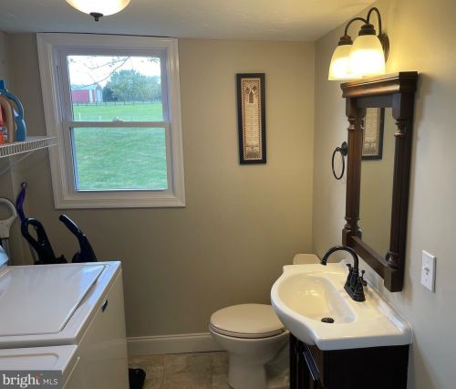 998 Plunkert Rd, Littlestown PA 17340-9643 exterior