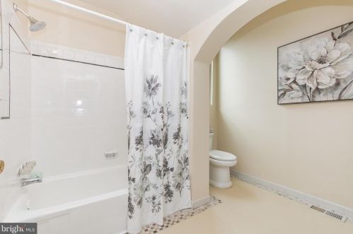 521 Lincoln Ave, Silver Spring MD 20912-5824 exterior