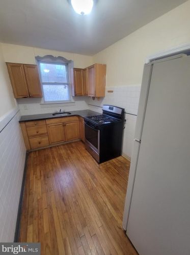 1248 Magee Ave, Philadelphia PA  19111-4942 exterior