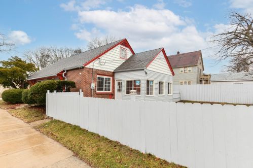 4805 Keefe Ave, Milwaukee, WI 53216-2926