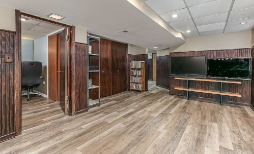 9933 Sawyer Ave, Chicago IL 60805-3437 exterior