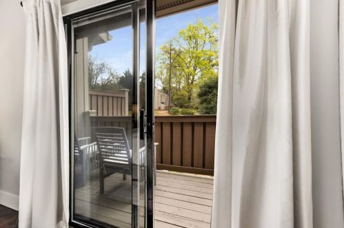 1236 Druid Knoll Dr, Atlanta GA  30319-4110 exterior