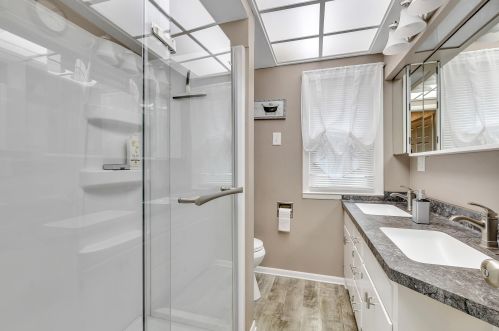 4406 Van Beck Ave, Milwaukee WI 53207-4458 exterior