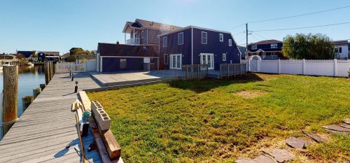 29 Mitchell Ave, Babylon NY 11702-4109 exterior