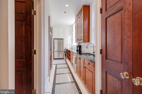 2101 Delancey St, Philadelphia PA 19103-6408 exterior