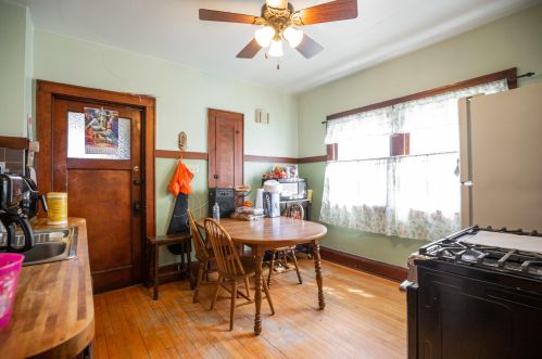 1570 Oklahoma Ave, Milwaukee WI 53207-2939 exterior