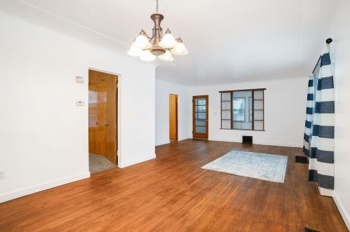 1094 Sanford St, Meskegon MI 49444-1437 exterior