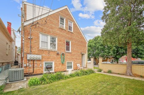 6201 Kilpatrick Ave, Chicago IL 60652-3050 exterior