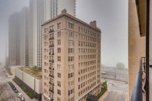 71 Division St, Chicago IL  60610-2220 exterior