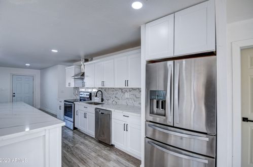 8224 25th St, Phoenix AZ  85042-7020 exterior