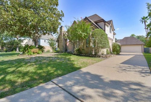 5222 Manor Glen Dr, Humble, TX 77345-1437