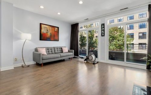 2344 George St, Chicago, IL 60618-7942