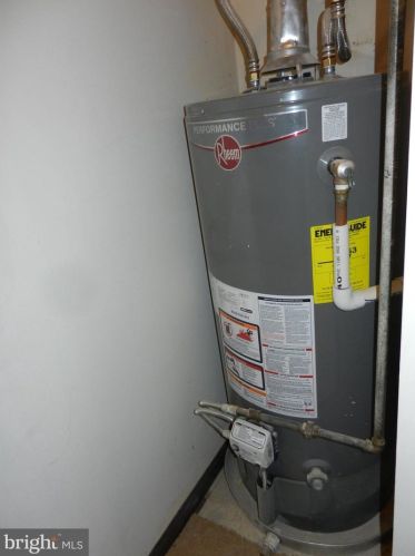 71 Oneill Ct, Trenton NJ 08648-2651 exterior