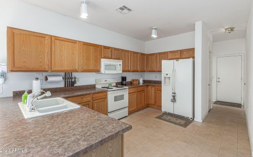 6953 Nantucket St, Chandler AZ 85249-4460 exterior