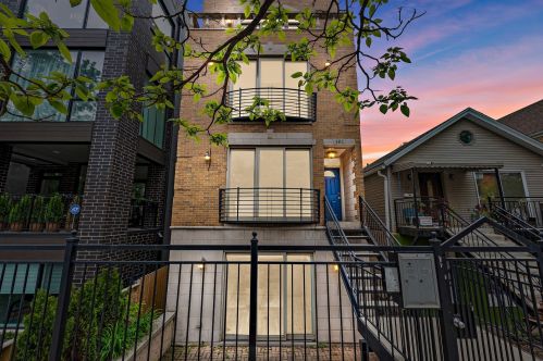 1412 Greenview Ave, Chicago IL  60642-2352 exterior