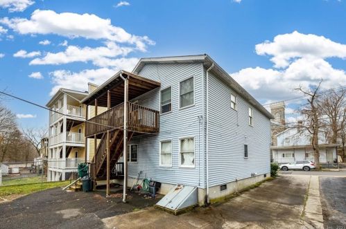 183 Caroline St, Derby CT 06418-1940 exterior