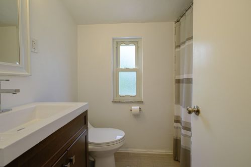 1284 Raven Dr, Pittsburgh PA  15243-1242 exterior