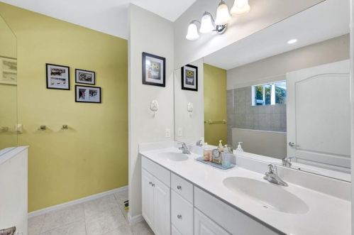 14534 Manchester Dr, Naples FL 34114-8657 exterior