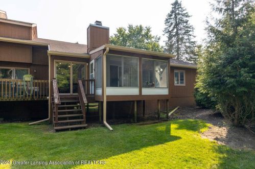 2430 Burcham Dr, East Lansing MI 48823-7246 exterior