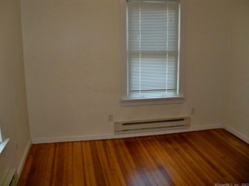 104 Meadow St, Wallingford CT 06492-3614 exterior