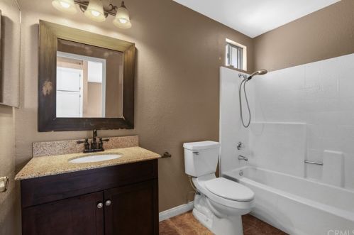 39714 Rustic Glen Dr, Temecula CA 92591-4525 exterior